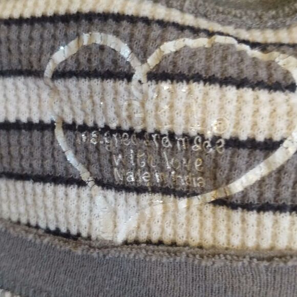 Rue 21 long sleeve cotton blend, gray & white striped, distressed waffle top M - Picture 3 of 4